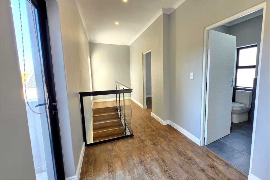 3 Bedroom Property for Sale in Aan de Wijnlanden Western Cape